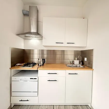 Casa Buda 1br - Lakes Malpensa Mxp 24h Check-in Parking * 塞斯托卡伦代